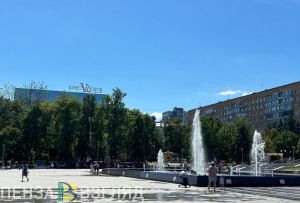 Мужчина побрился в главном фонтане Пензы