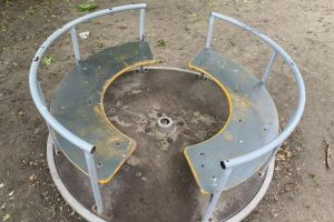 В Пензе возбудили уголовное дело после травмы девочки на детской площадке