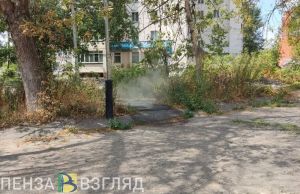 В Пензе на улице Калинина прохожие боятся провалиться в яму с кипятком