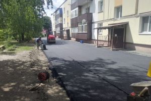 В Колышлее приводят в порядок общественную дворовую территорию