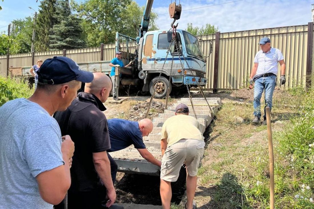 Вадим Супиков помог обустроить лестничный марш на опасном спуске вПензе