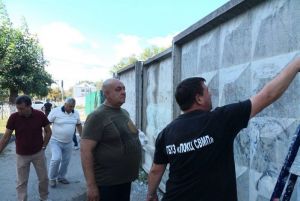 Забор больницы на ул. Куйбышева в Пензе готовят к нанесению рисунка