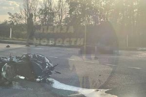 Опубликованы новые фотографии с места гибели мотоциклиста в Сердобском районе