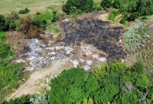 Возле кладбища в Колышлейском районе выявили тлеющую свалку