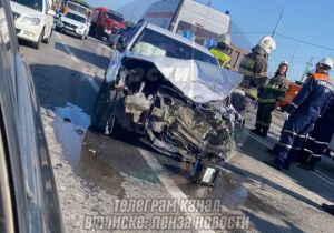 «Водитель корчился от боли». Появились кадры с места ДТП на ул. 40 лет Октября