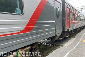 В Пензенской области мужчина пытался на ходу запрыгнуть в поезд