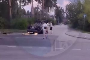 На перекрестке в пензенском районе Ахуны опрокинулся автомобиль
