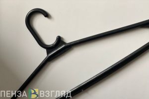 В Пензе по четвергам и субботам раздают школьную одежду