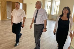 Симонов и Бедикин осмотрели ремонтируемые объекты в Сердобском районе
