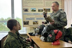 Участникам сборов «Гвардеец» в Пензе рассказали о ядерном и химическом оружии