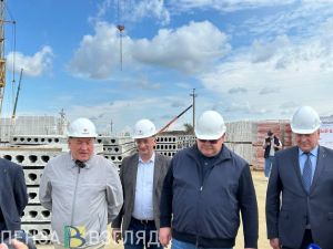 Мельниченко посетил стройплощадку жилого комплекса в Нижнем Ломове