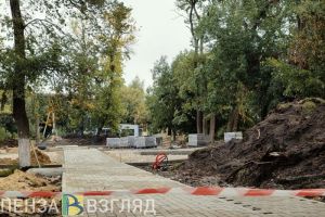 В Сердобске благоустраивают сквер Островского: фото