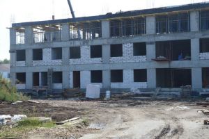Новую поликлинику в Кузнецке достроят к октябрю 2025 года