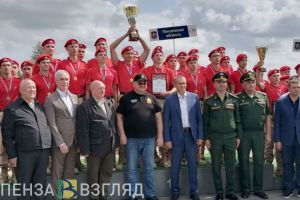 Мельниченко наградил победившую на сборах «Гвардеец» команду Пензенской области