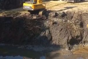 Златогорский назвал строительство Западного моста тяжелым из-за родников