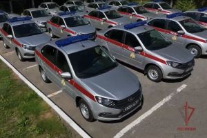 В Пензе росгвардейцам передали 30 новых служебных автомобилей