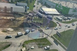 В Пензе перекрыли дорогу возле ТЦ «Лемана Про»