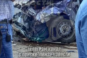 В Кузнецке случилось серьезное ДТП с тремя машинами