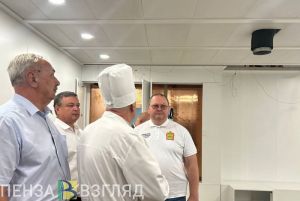 Олег Мельниченко осмотрел сердобскую больницу после ремонта