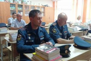 В пензенских школах персонал учили действовать при воздушной тревоге и теракте