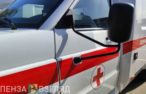 В Пензе возле ТЦ в Арбекове сбили велосипедиста: опубликовано видео