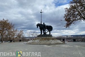 В Пензе назвали сроки замены ограды около памятника «Первопоселенец»