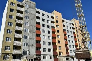 Басенко сообщил, когда достроят 7-ой и 8-ой дома для переселенцев в Заре