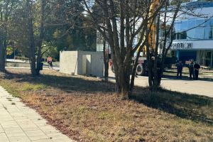 В Заречном устанавливают первое бетонное укрытие от атак с воздуха