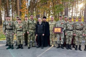 Олег Газманов посадил деревья возле храма Серафима Саровского в Заречном