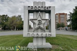 Жительница Пензы пожаловалась на фуры, которые паркуют вдоль дорог