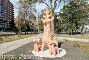 Жители предложили обустроить плиткой подход к арт-объекту на набережной в Пензе