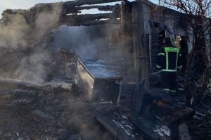 В Каменском районе проводят проверку после гибели в пожаре 71-летнего мужчины