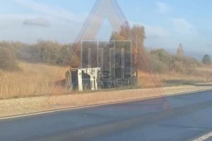 На трассе в Пензенской области большегруз съехал с дороги и перевернулся