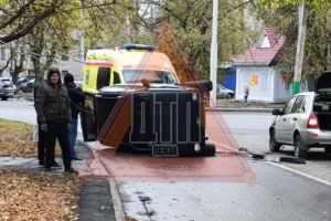 Названа причина опрокидывания автомобиля около Дизельного завода в Пензе