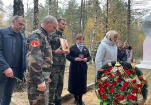 Пензенские поисковики захоронили найденные останки красноармейца в Беларуси