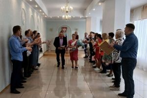 Мельниченко поздравил сердобскую пару, отмечающую 50 лет со дня брака
