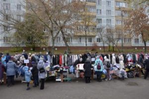 В Пензе посетители благотворительной ярмарки получили одежду и книги
