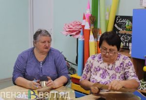«Мы за них молимся»: пензячки «серебряного» возраста поддерживают бойцов СВО словом и делом