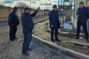 Александр Гришаев осмотрел строящееся жилье для молодых семей в Земетчино