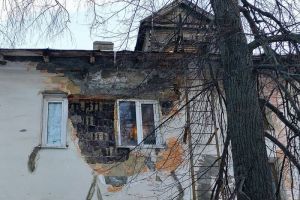 На улице Суворова в Пензе рушится стена многоквартирного дома