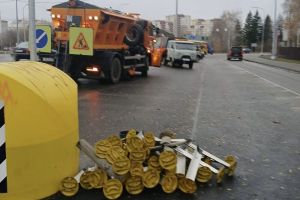 На развязке улиц Измайлова и Антонова в Пензе демонтируют сигнальные столбики