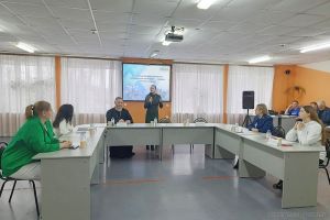 В Пензе обсудили молодежные движения «монастыринг» и «темные академики»
