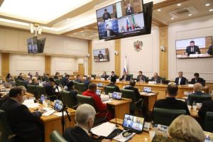 Олег Мельниченко рассказал в Совфеде о работе по патриотическому воспитанию