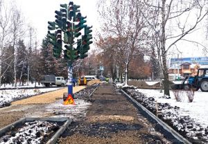 В Пензе до конца недели отремонтируют пешеходную зону у «Светофорного дерева»