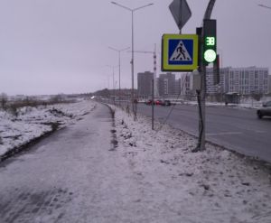 В Засечном дети падают на льду по дороге в школу