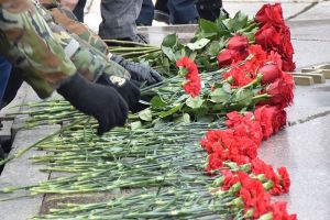 В Пензе состоялась церемония возложения цветов в честь Дня неизвестного солдата