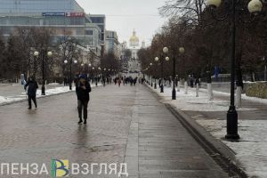 Опасные дороги: пензенцы пожаловались на гололед на тротуарах