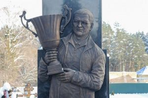 На могиле основателя пензенского регби установили памятник