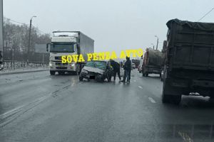 В Пензе на трассе М-5 произошло ДТП с тремя автомобилями