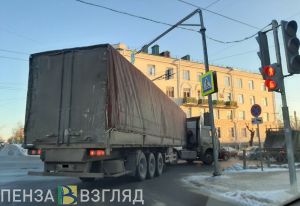 В Пензенском районе случилось ДТП с двумя «КамАЗами»